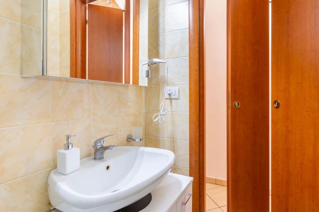 Modern Apartment In Milano Centrale Next To Metro M5 - Sarca 73 Екстер'єр фото